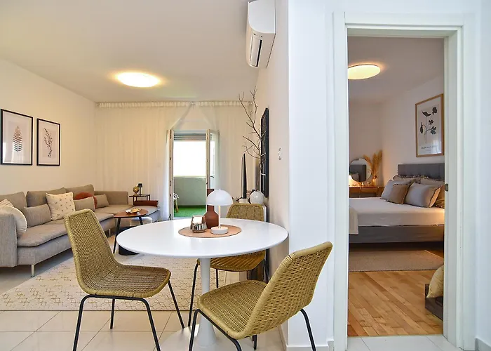 Sandra 2335 Διαμέρισμα Πούλα