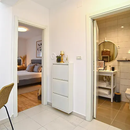 아파트 Sandra 2335 풀라